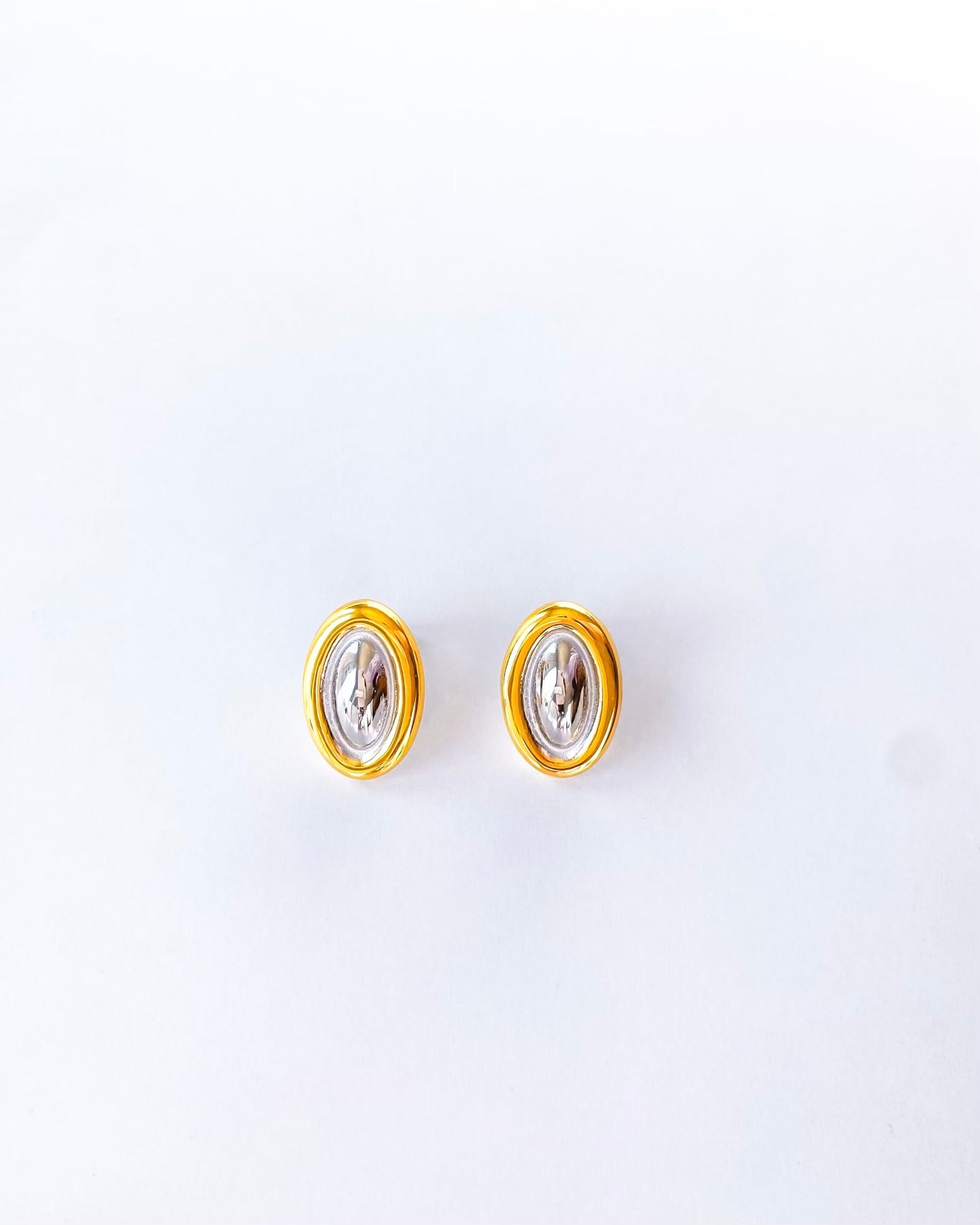 Pearl earring